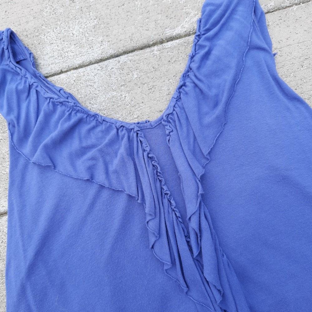 🤗 2/$10! Violet ruffled Elle tank